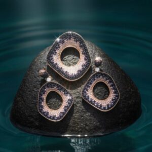 pendent set